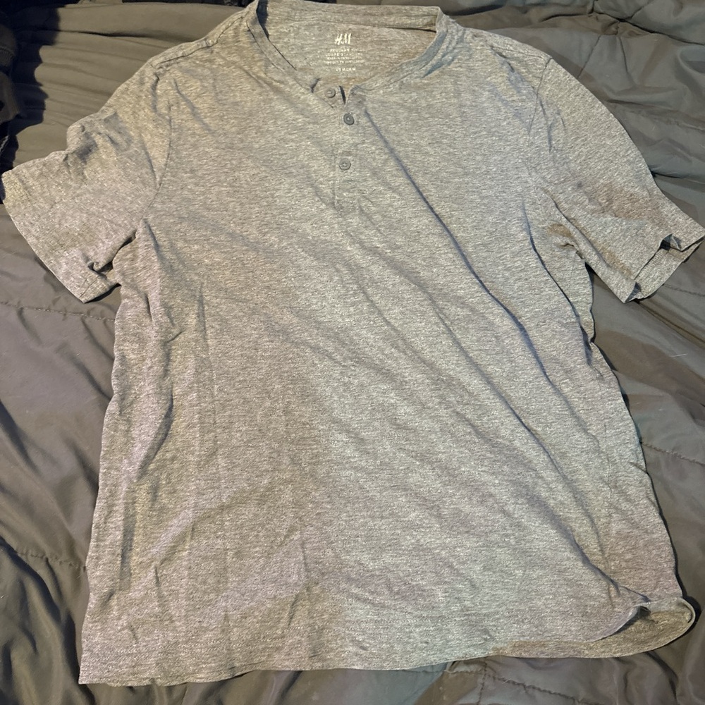 H&M Gray Short Sleeve Tee